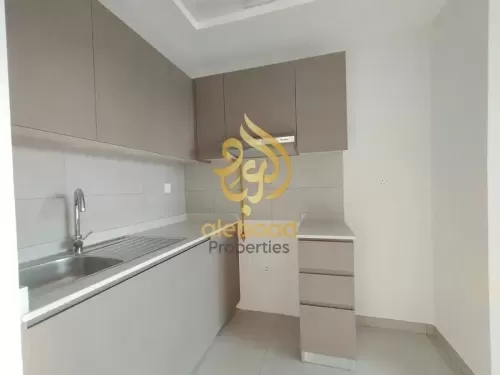 Residential Ready Property 1 Bedroom U/F Apartment  for rent in Dubai #48640 - 1  image 