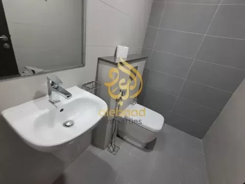 Residential Ready Property 1 Bedroom U/F Apartment  for rent in Dubai #48757 - 1  image 