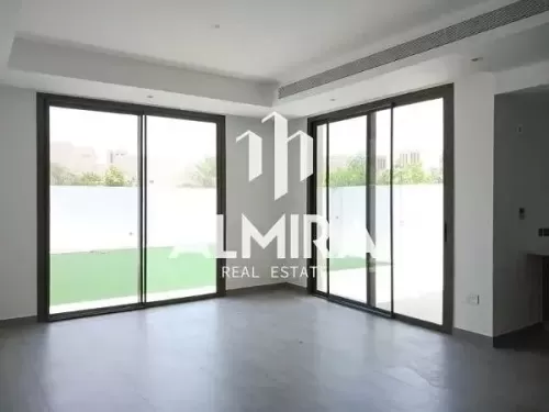 Residential Ready Property 3 Bedrooms U/F Townhouse  for rent in Abu Dhabi #49027 - 1  image 