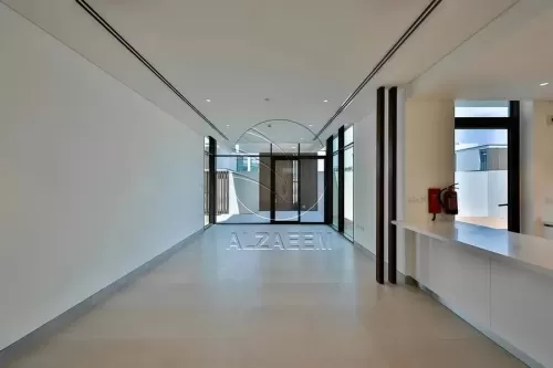 Residential Ready Property 3 Bedrooms U/F Townhouse  for rent in Abu Dhabi #49705 - 1  image 