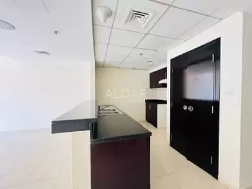 Residential Ready Property 4 Bedrooms U/F Apartment  for rent in Dubai #50125 - 1  image 