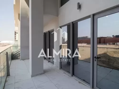 Residential Ready Property 3 Bedrooms U/F Townhouse  for sale in Abu Dhabi #50306 - 1  image 