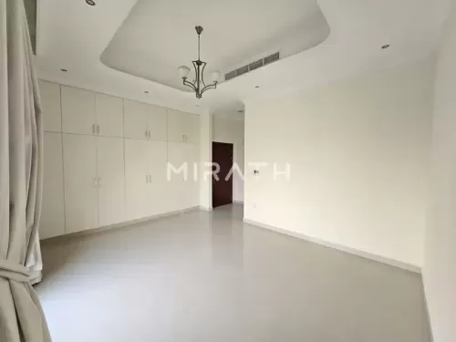 Residential Ready Property 5 Bedrooms U/F Apartment  for rent in Umm Suqeim 3 , Dubai #50409 - 1  image 