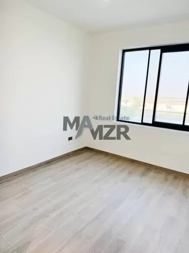 Residential Ready Property 3 Bedrooms U/F Townhouse  for rent in Abu Dhabi #50616 - 1  image 