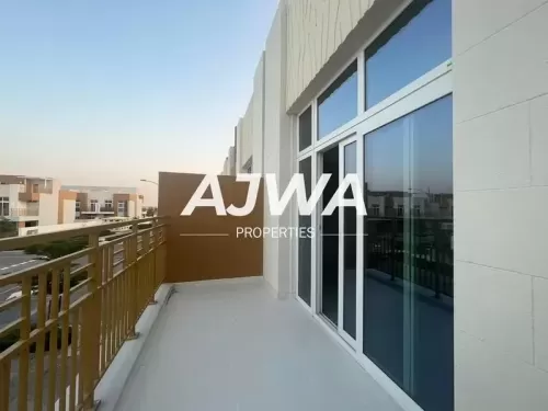 Residential Ready Property 3 Bedrooms U/F Townhouse  for sale in Damac Hills , Dubai #50647 - 1  image 
