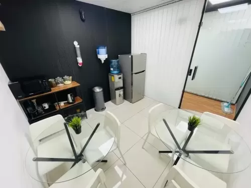 Commercial Ready Property F/F Office  for rent in  Bur Dubai , Dubai #52632 - 1  image 