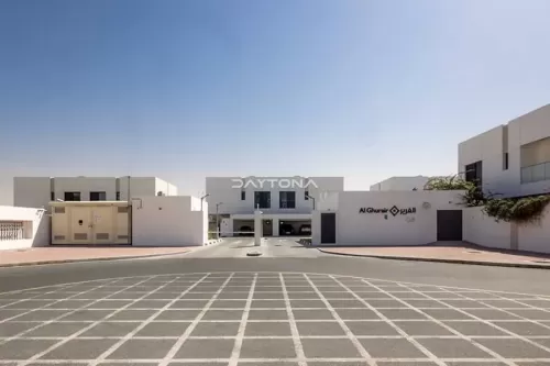 Residential Ready Property 4 Bedrooms U/F Standalone Villa  for rent in Dubai #53240 - 1  image 