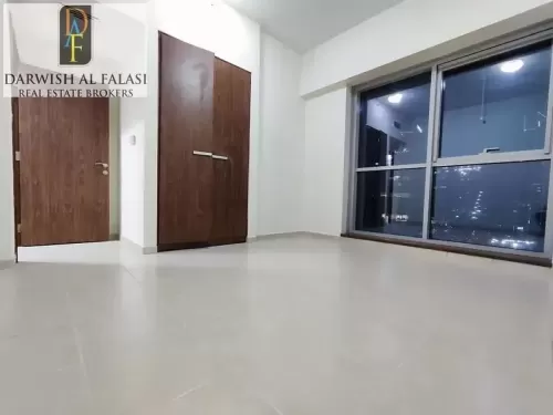 Residential Ready Property 3 Bedrooms U/F Apartment  for rent in Business Bay , Dubai #53277 - 1  image 