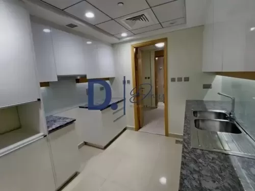 Residential Ready Property 3 Bedrooms U/F Apartment  for rent in Al Khalidiyah , Abu Dhabi #53309 - 1  image 