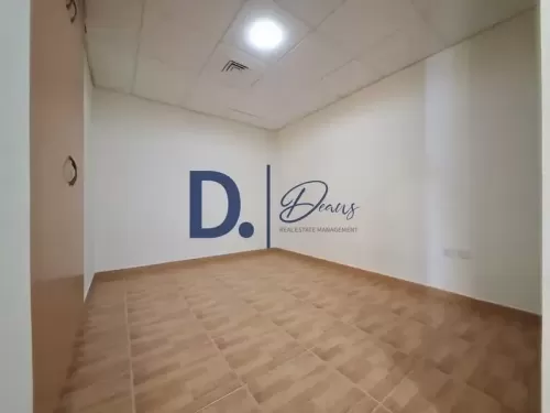 Residential Ready Property 3 Bedrooms U/F Apartment  for rent in Abu Dhabi #53337 - 1  image 