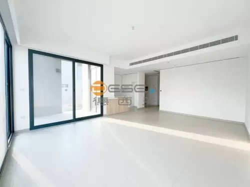Residential Ready Property 4 Bedrooms U/F Townhouse  for rent in Dubai #53697 - 1  image 
