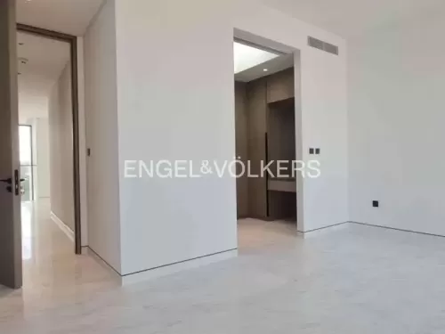 Residential Ready Property 5 Bedrooms U/F Standalone Villa  for rent in Dubai #55221 - 1  image 