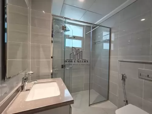 Residential Ready Property 3 Bedrooms U/F Apartment  for rent in Abu Dhabi #57866 - 1  image 