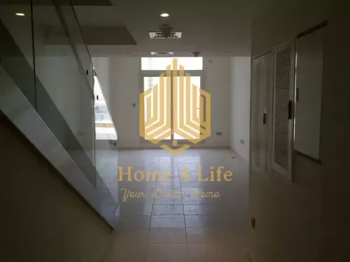 Residential Ready Property 3 Bedrooms F/F Townhouse  for sale in Abu Dhabi #57964 - 1  image 