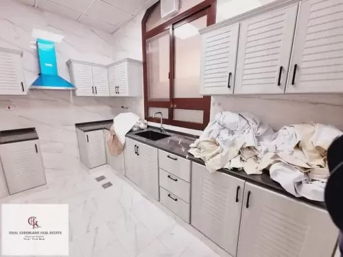 Residential Ready Property 3 Bedrooms U/F Apartment  for rent in Abu Dhabi #59580 - 1  image 