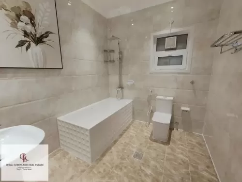 Residential Ready Property 3 Bedrooms U/F Apartment  for rent in Abu Dhabi #59631 - 1  image 