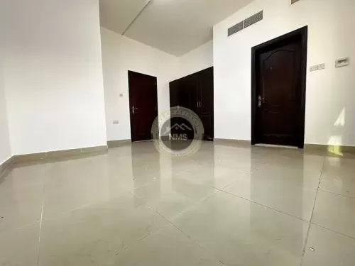 Residential Ready Property 3 Bedrooms U/F Apartment  for rent in Abu Dhabi #59924 - 1  image 
