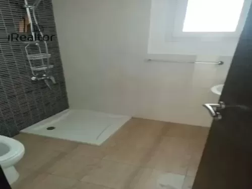 Residential Ready Property 2 Bedrooms U/F Apartment  for rent in Abu Dhabi #60032 - 1  image 