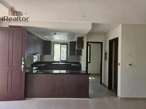 Residential Ready Property 2 Bedrooms U/F Townhouse  for rent in Abu Dhabi #60046 - 1  image 