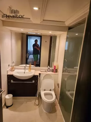 Residential Ready Property 3 Bedrooms F/F Apartment  for sale in Abu Dhabi #60091 - 1  image 