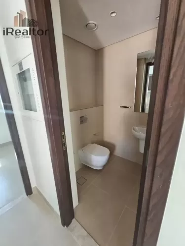 Residential Ready Property 3 Bedrooms U/F Townhouse  for sale in Abu Dhabi #60127 - 1  image 