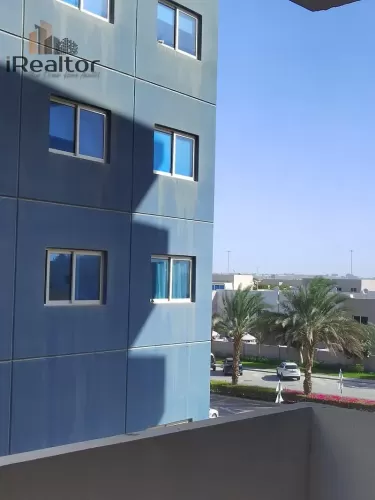 Residential Ready Property 3 Bedrooms S/F Apartment  for sale in Abu Dhabi #60192 - 1  image 