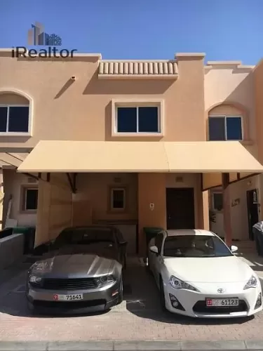 Residential Ready Property 2 Bedrooms S/F Apartment  for sale in Abu Dhabi #60215 - 1  image 