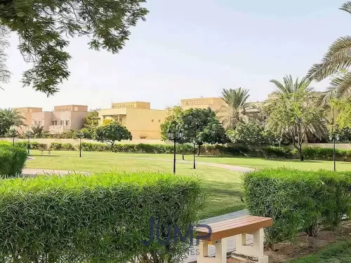 Residential Ready Property 3 Bedrooms U/F Villa in Compound  for sale in  Bur Dubai , Dubai #60377 - 1  image 