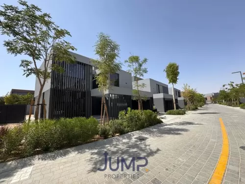 Residential Ready Property 4 Bedrooms U/F Standalone Villa  for sale in  Bur Dubai , Dubai #60382 - 1  image 